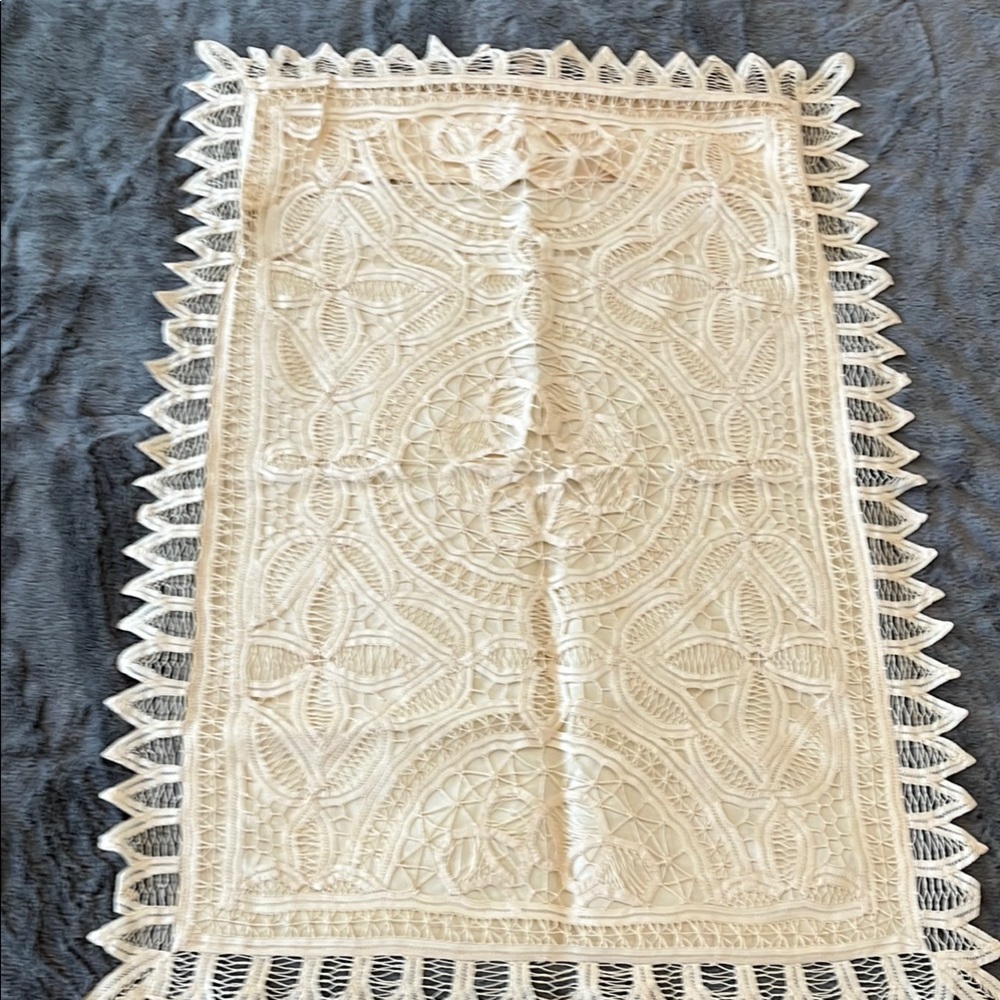 VINTAGE Creamy/Beige Handmade Lace Pillow Sham
